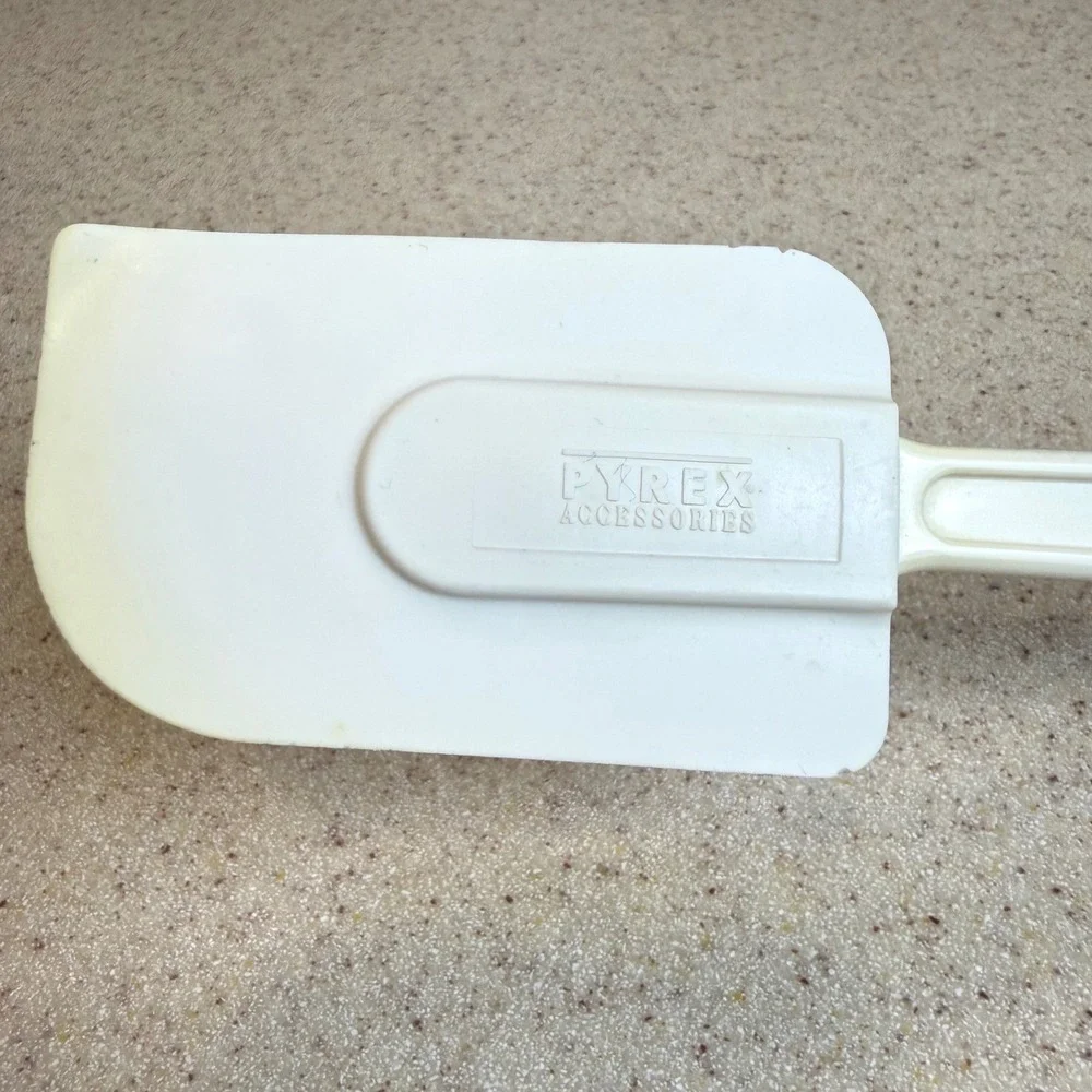 Vintage Pyrex Accessories Rubber Spatula Bowl Scraper All Purpose White 10